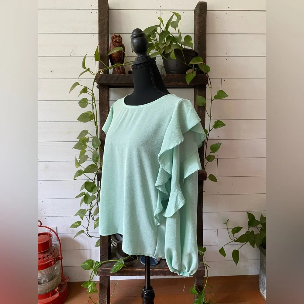 Vine & Love: Mint Green Women's Ruffle Sleeve Top
